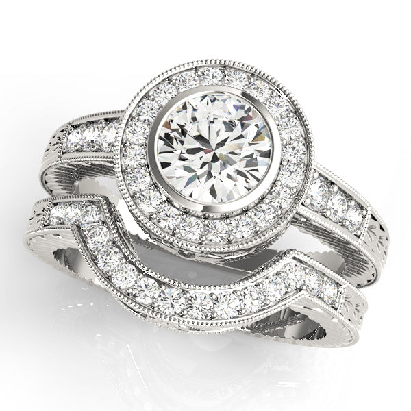 Round Diamond Halo Engagement Ring