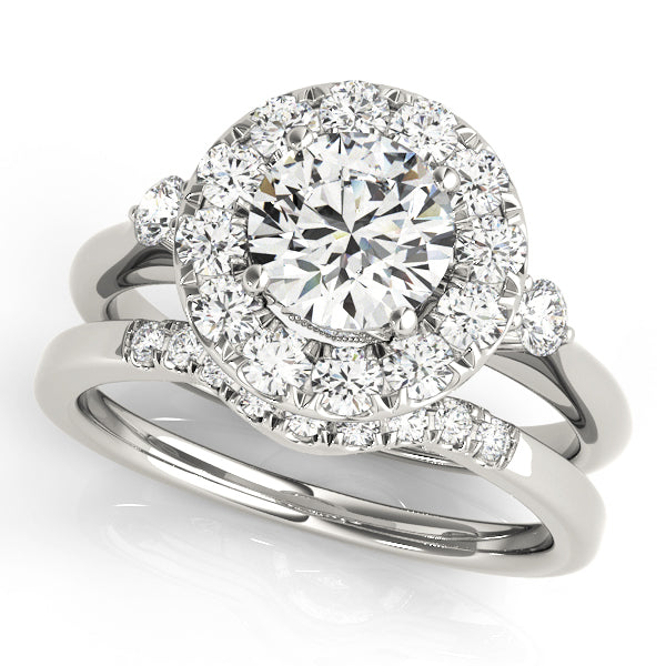 Round Diamond Halo Engagement Ring