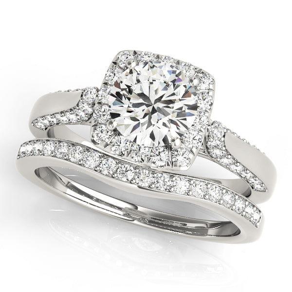 Round Diamond Halo Engagement Ring