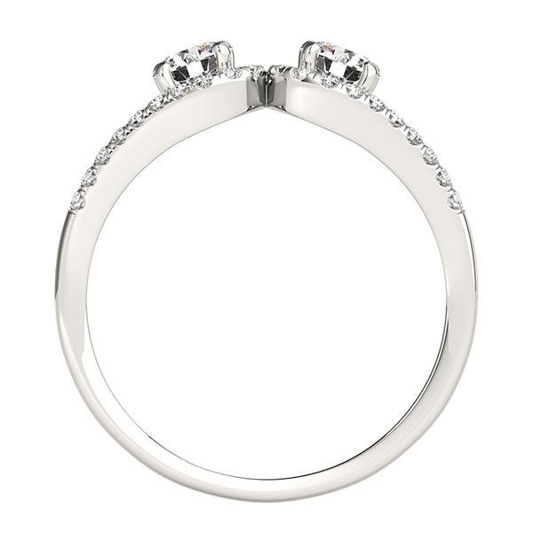 Multi-Diamond Round Cluster Ring