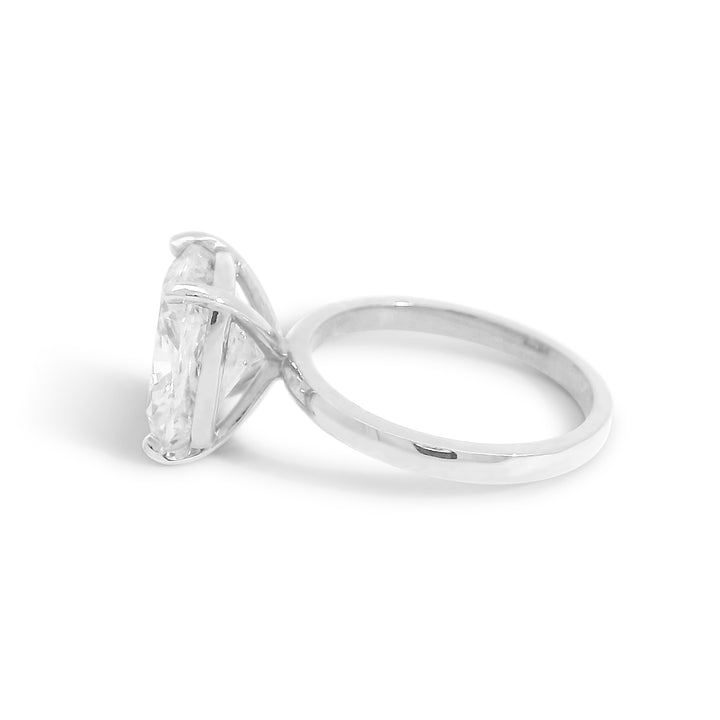 Noa Cushion Cut Engagement Ring