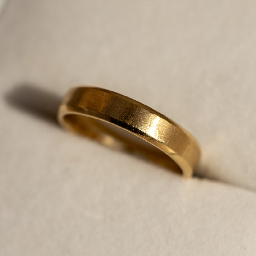 Beveled Edge Brushed Cigar Band 4mm