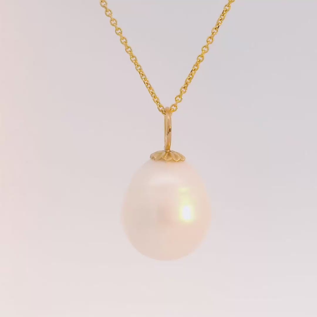 Solitaire Freshwater Pearl Necklace (White)